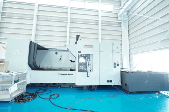 DMG MORI VS10000/50/2050 Machining Center