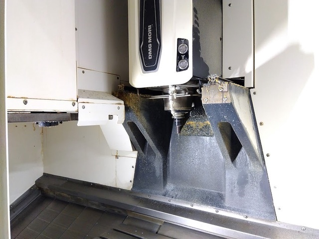 DMG MORI CMX1100V Photo 4