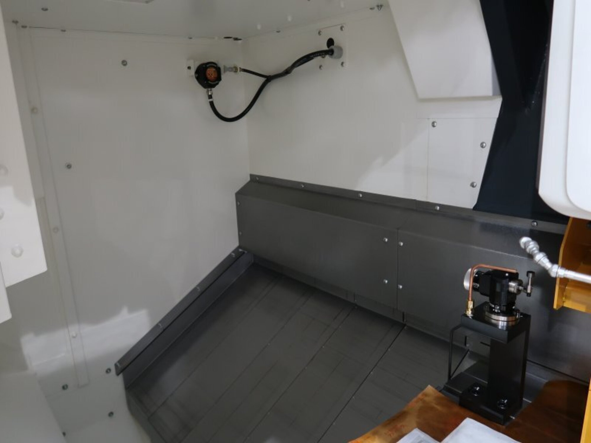 DMG MORI CMX1100V Photo 3