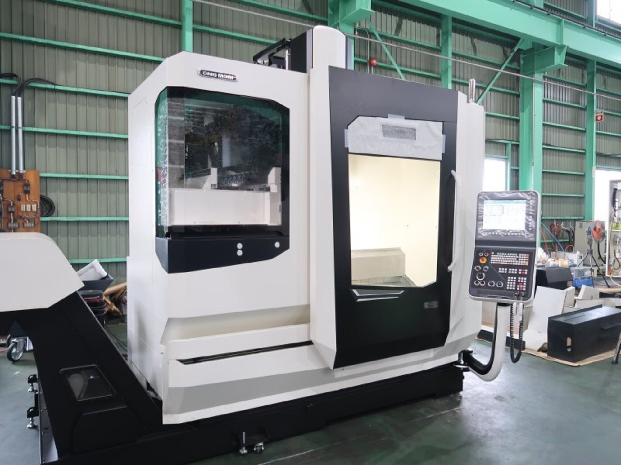 DMG MORI CMX1100V Machining Center