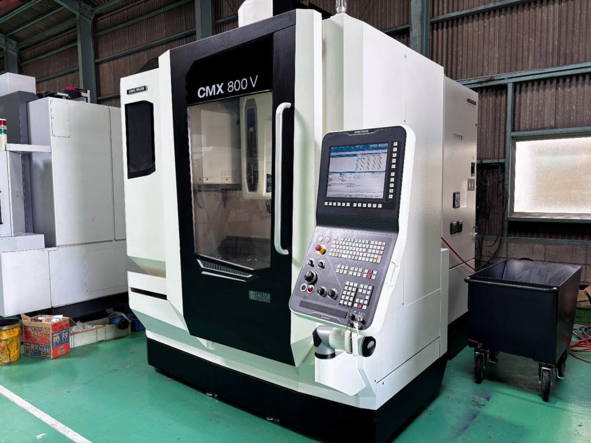 DMG MORI CMX800V Photo 2